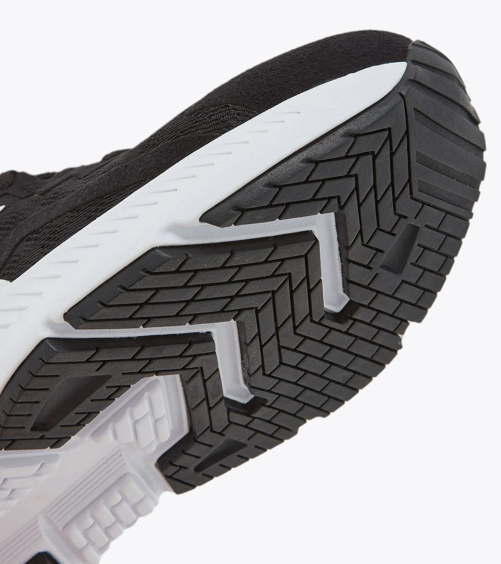 Diadora Unisex Mythos Volo 3 Youth- Black/White (101.179065_C7406)