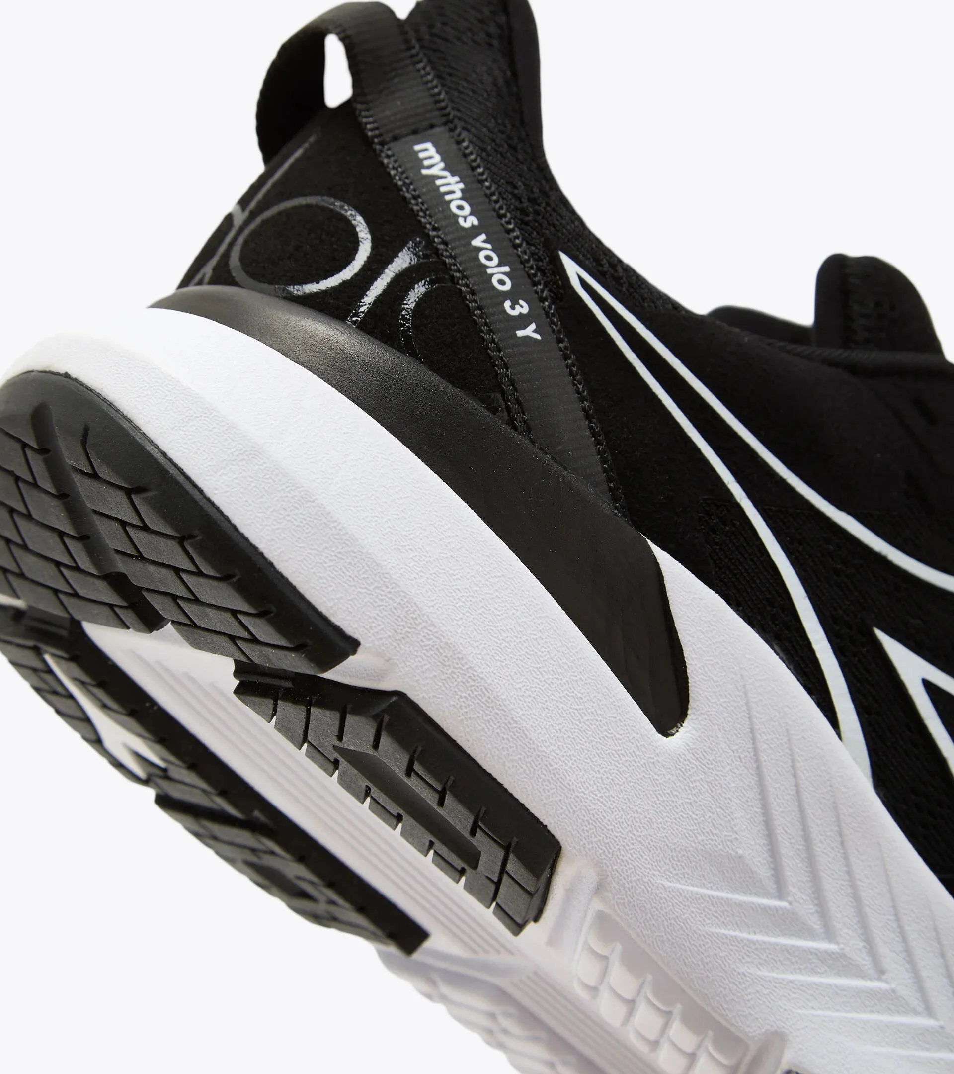 Diadora Unisex Mythos Volo 3 Youth- Black/White (101.179065_C7406)