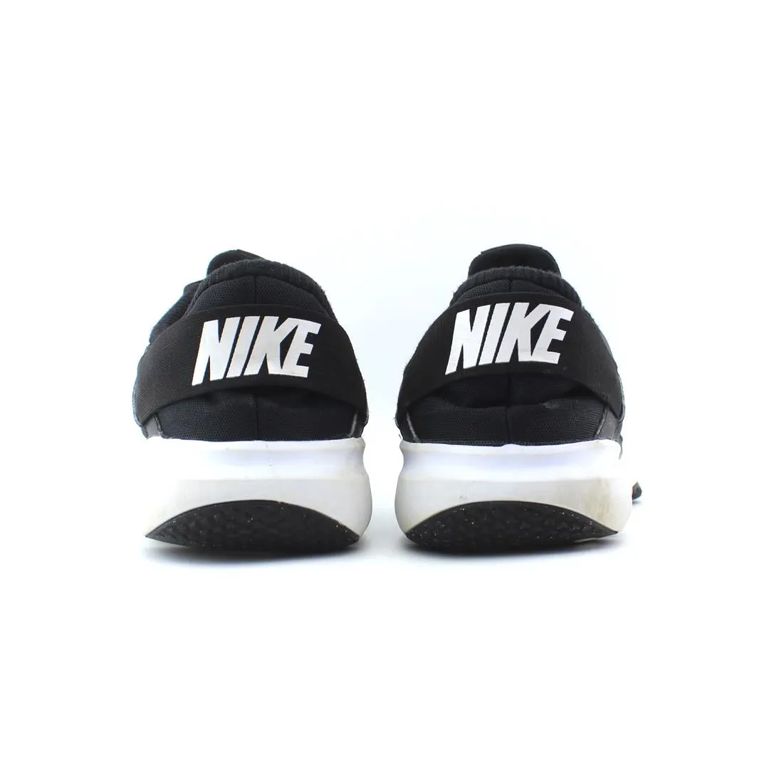 NIKE  FLEX CONTROL 3